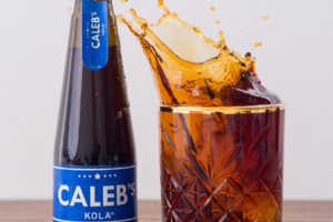 <strong>Eshuis </strong>wint FlexoTech Award met <u><em>etiketten van Caleb’s Kola</em></u>