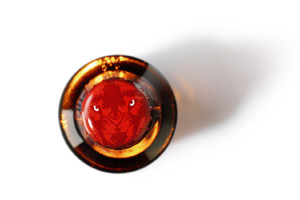 <u><em>Herpositionering 8.6 </em></u><strong>met eerste glazen fles</strong>