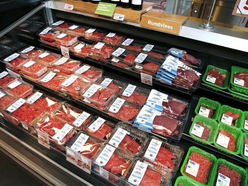 PLUS pakt vleesverpakkingen aan, bespaart bijna 200.000 kg plastic