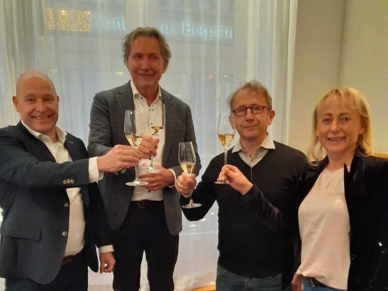 Etiket Schiller onderdeel van Optimum Group